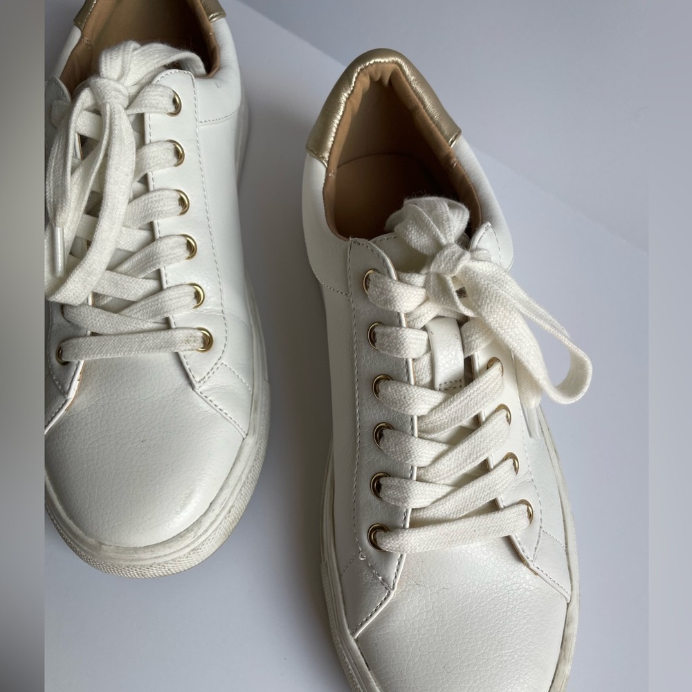 LOFT White Textured Leather Low-Top Sneakers